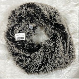 Altard State Faux Fur Scarf NWT